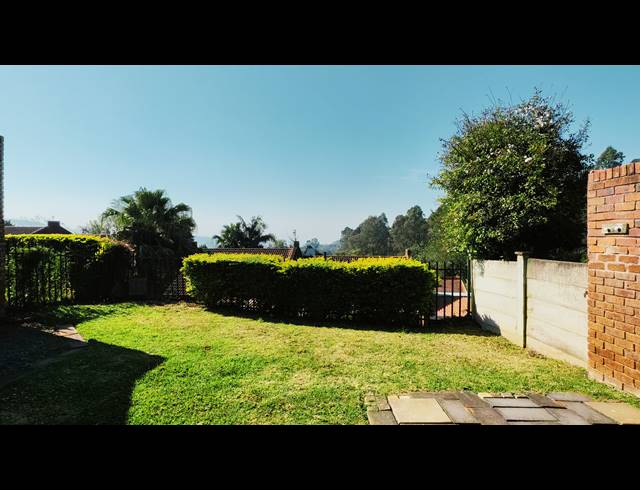 2 BEDROOM SIMPLEX FOR SALE IN PRESTBURY